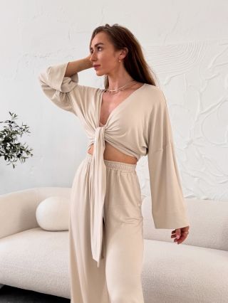 Novinky 🥰 ktoré konečne pribudli na eshope 🤩 nové ecovero🌱 Fancy Flowy topy s dlhým rukávom ťa určite potešia na...