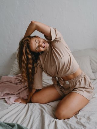 Miluješ pohodlie, však? My tiež 🫠💕 Nové tenclové pyžamká už najdeš na eshope. Enjoy 💕 #priskini #newcollection #tencel...